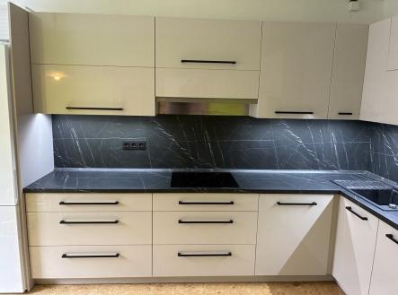 Prodej bytu, 4+1, 76 m²