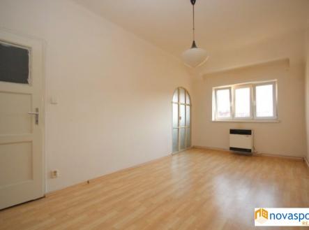 Fotka 2 | Pronájem bytu, 2+kk, 42 m²