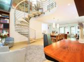 Prodej - dům/vila, 299 m²