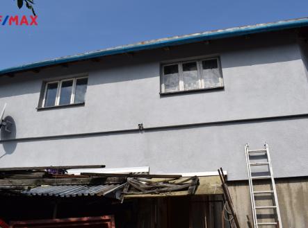 Zadní pohled na zateplenou část domu | Prodej - dům/vila, 132 m²