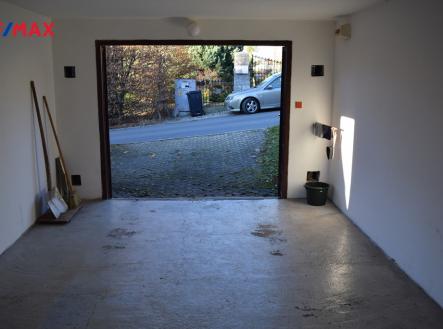 Pohled z garáže | Pronájem - malý objekt/garáž