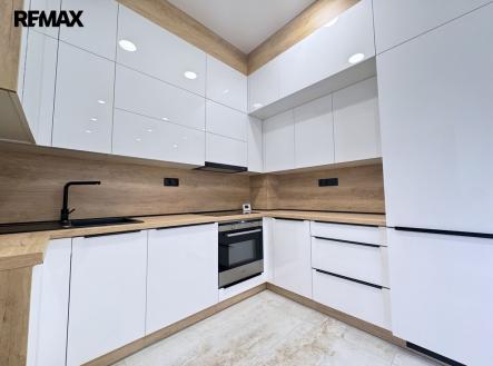 1.jpg | Pronájem bytu, 1+kk, 34 m²