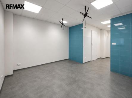 2whatsapp-image-2026-06-25-at-10.52.25.jpeg | Pronájem - obchodní prostor, 44 m²