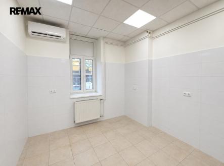 whatsapp-image-2026-06-25-at-10.52.25.jpeg | Pronájem - obchodní prostor, 44 m²
