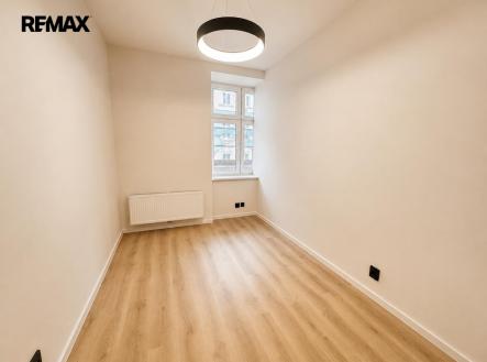 whatsapp-image-2026-06-25-at-13.50.22-2.jpeg | Pronájem bytu, jiný, 10 m²
