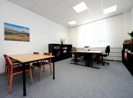 Pronájem - kanceláře, 148 m²