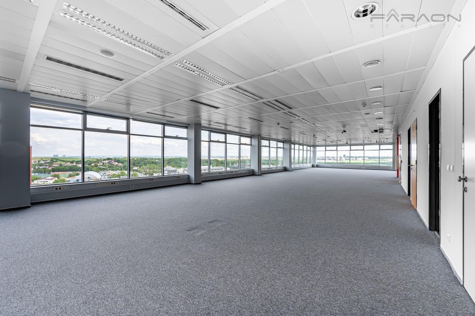 Pronájem moderních kanceláří s nádherným výhledem (649m2), Coral Office Park, Nové Butovice- Praha 5