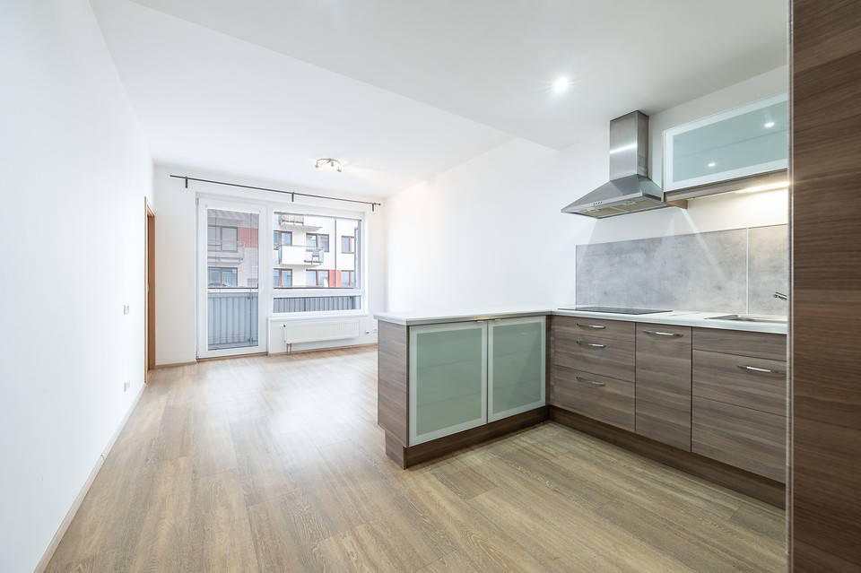 Prodej bytu 2+kk 53 m2 (48 m2 + 5 m2 balkon) s parkovacím stáním, Kryšpínova ul., Praha 10 Dolní Měc