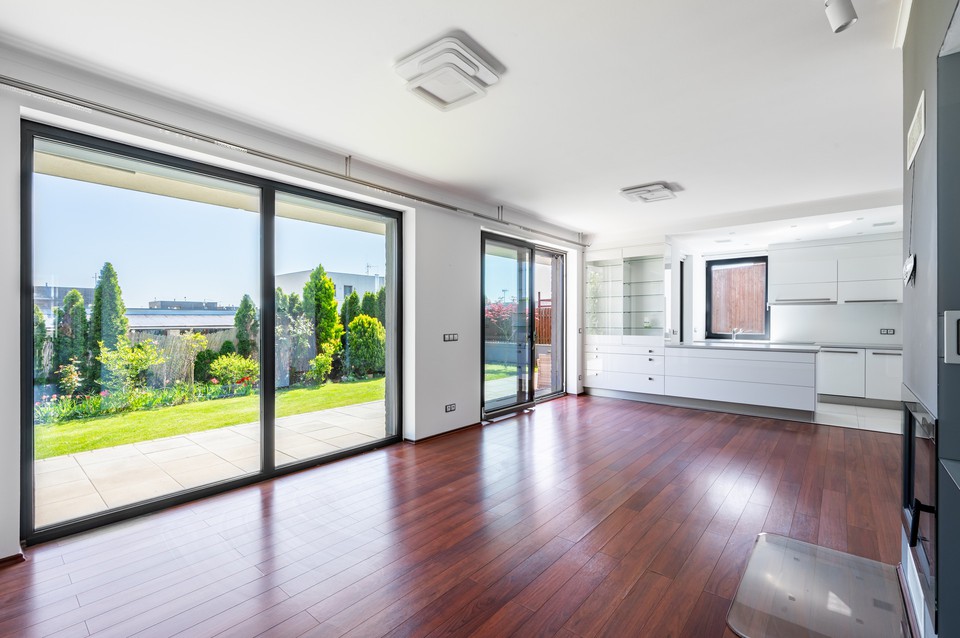 Nízkoenergetický rodinný dům, 242 m2, pozemek 676 m2, Praha-Březiněves