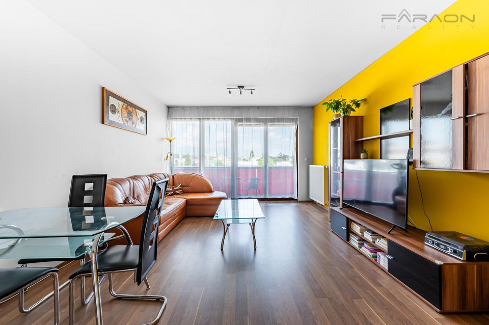 Pronájem vybaveného bytu 2+kk, balkon, parking, sklep, Praha 8, ul. Lhotákova