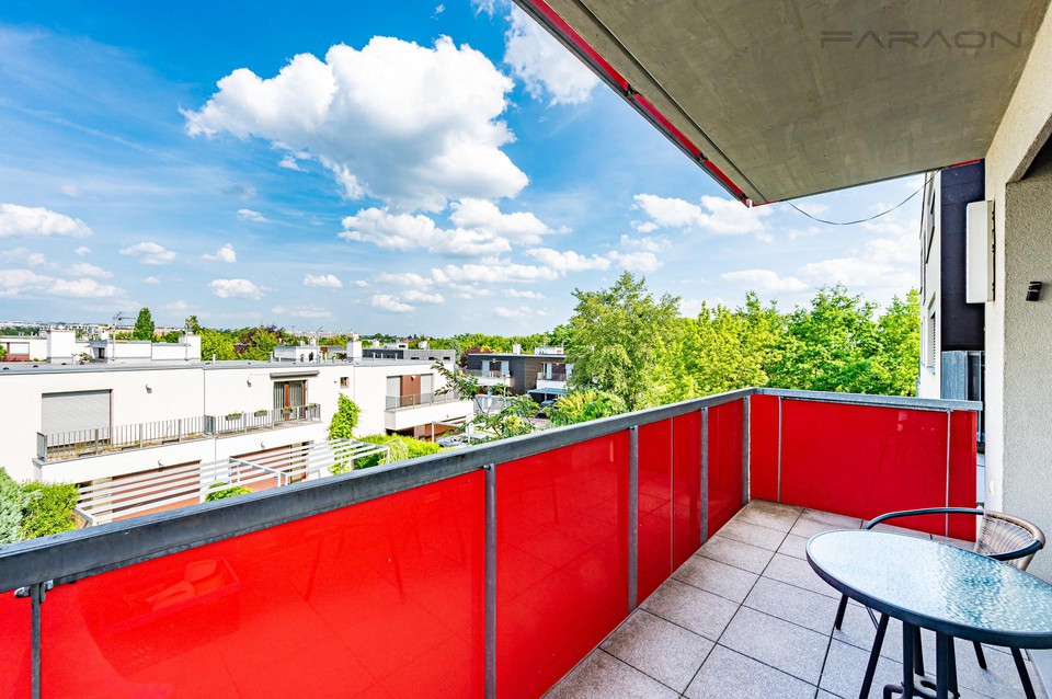 Pronájem vybaveného bytu 2+kk, balkon, parking, sklep, Praha 8, ul. Lhotákova