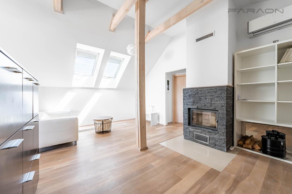 Nízkoenergetický polyfunkční dům 898 m2, pozemek 742 m2, Neratovice