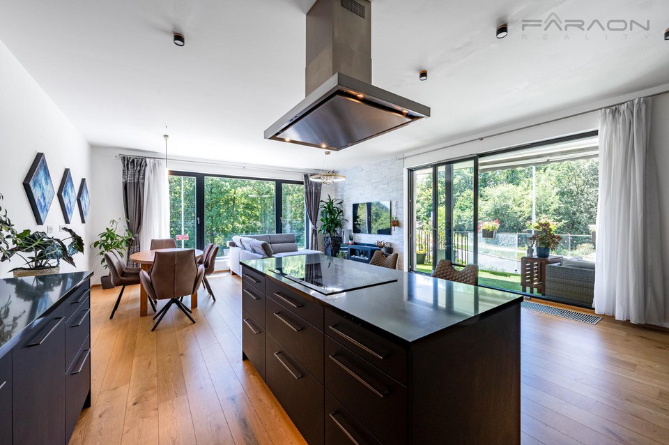 Prodej prémiového bytu 3+kk, 138 m2, terasa, sklep, 2 garážová stání, Praha 5 - Košíře