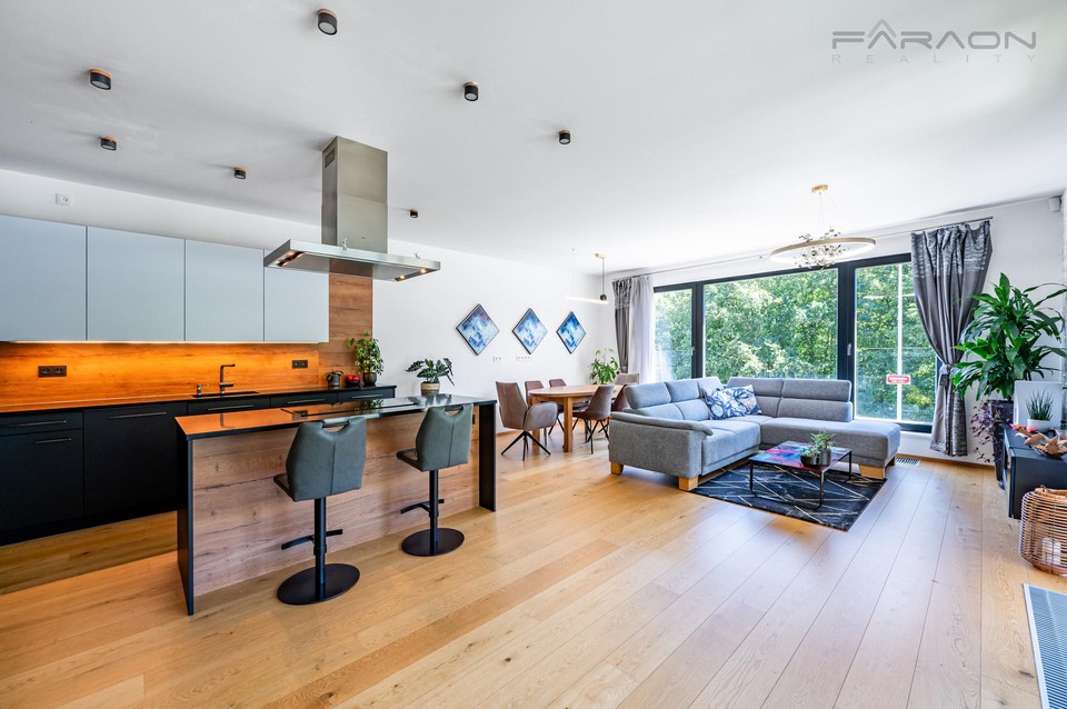 Prodej prémiového bytu 3+kk, 138 m2, terasa, sklep, 2 garážová stání, Praha 5 - Košíře