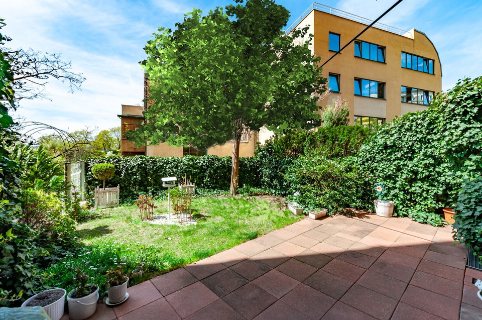 REZERVACE. Prodej bytu 2+kk, terasa, předzahrádka, parkovací místo, sklep, Rezidence Zvonařka, Praha