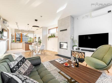 Pronájem - dům/vila, 182 m²