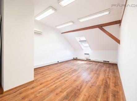 Pronájem bytu, 3+1, 94 m²