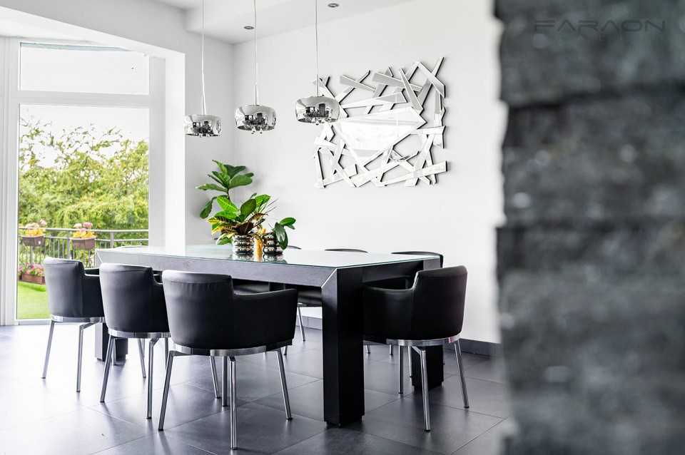 Prodej rodinné vily (346 m2) s bazénem, (pozemek 1180 m2), Praha západ - Mníšek pod Brdy - Na Vyhlíd