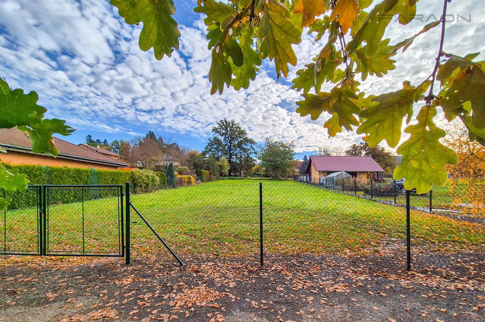 Prodej stavebního pozemku, 926 m2, Sedlec - Prčice