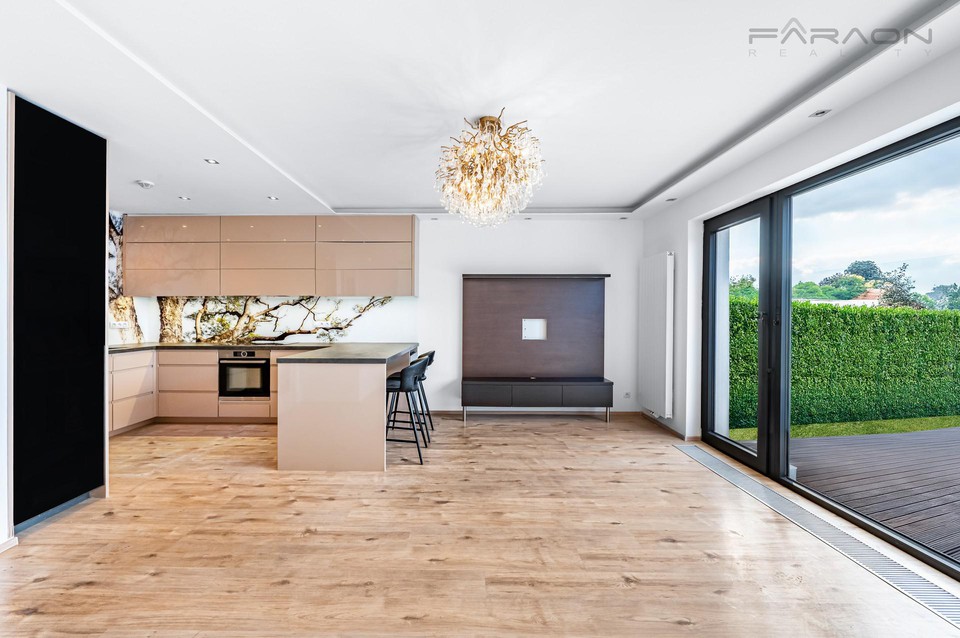 Prodej rodinného domu 4+kk, terasa, garáž (136 m²), pozemek 164 m², Praha 4 - Újezd u Průhonic