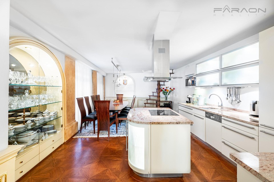 Prodej atypického bytu 4+kk (142 m2), Smetanovo nábřeží, Praha 1 - Staré Město