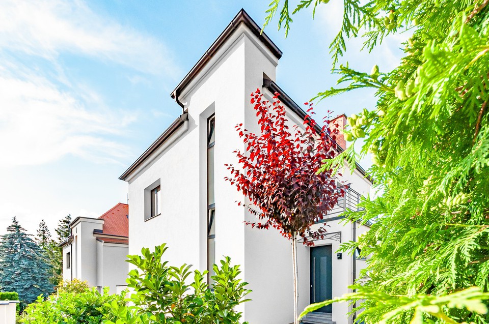 Prodej zrekonstruovaného domu 6+1 s terasou,  Praha 10 - Hostivař