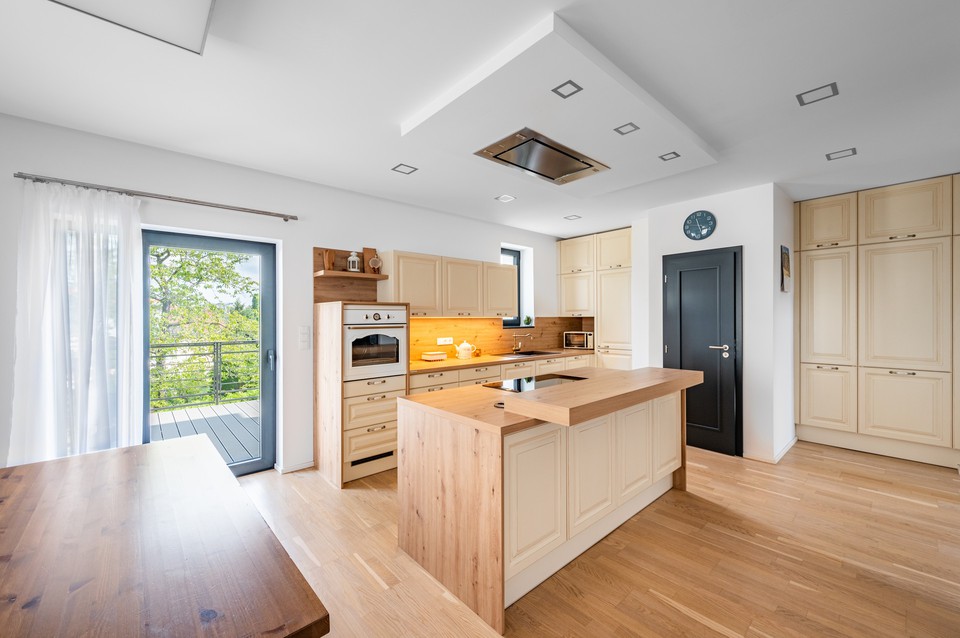 Prodej zrekonstruovaného domu 6+1 s terasou,  Praha 10 - Hostivař