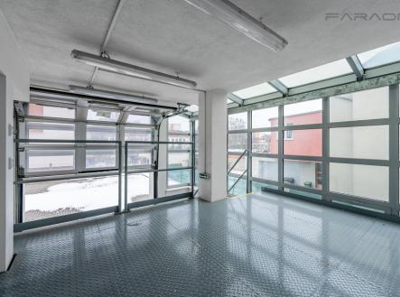 Pronájem - kanceláře, 450 m²