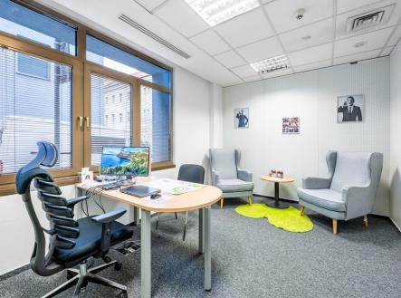 Pronájem - kanceláře, 194 m²