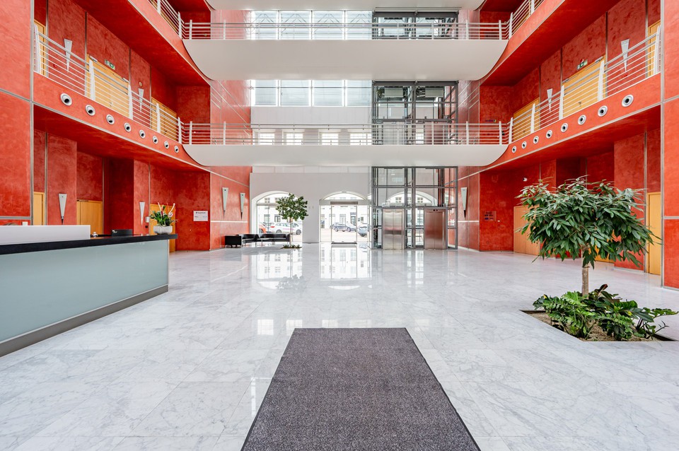 Pronájem kanceláře 488 m2, Praha 8 - Karlín, Křižíkova