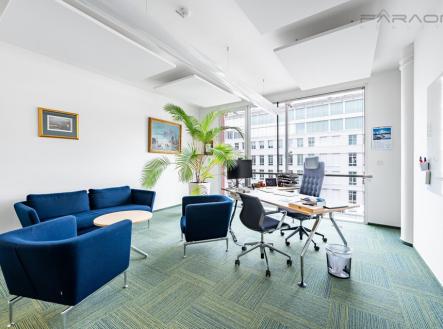 Pronájem - kanceláře, 488 m²