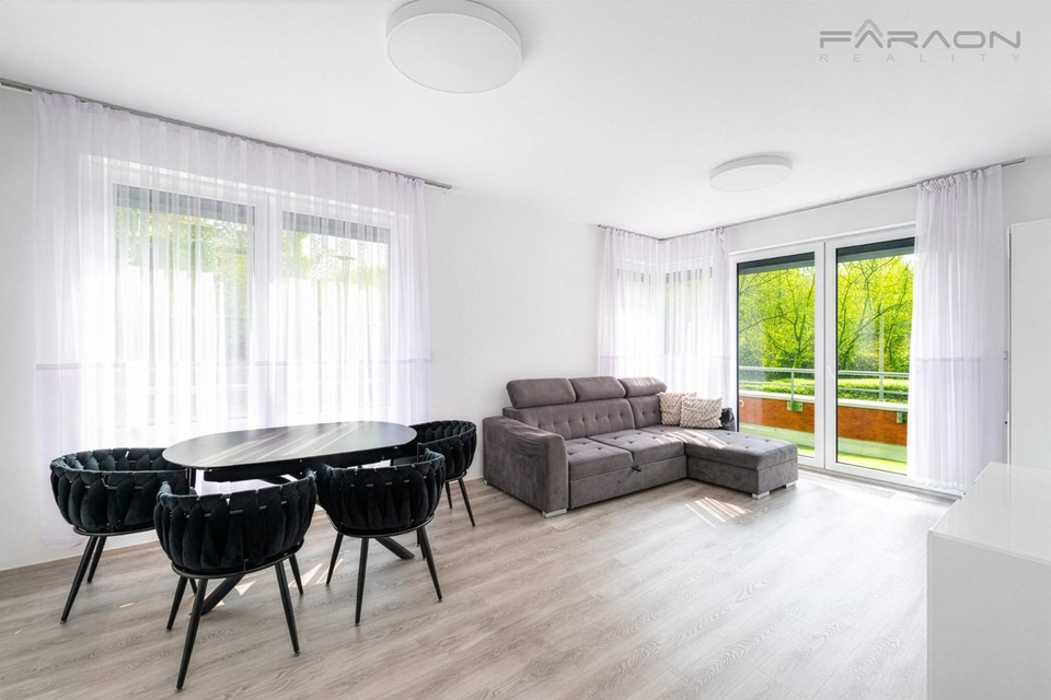 Prodej nového kompletně vybaveného bytu 2+kk, 62,2 m², terasa, parkovací místo, Klapálkova, Praha 10