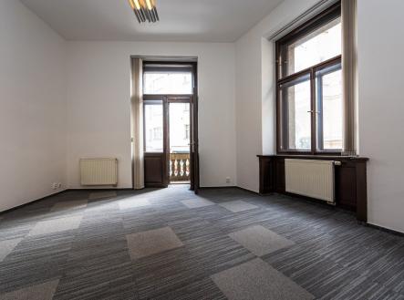 Pronájem - kanceláře, 212 m²