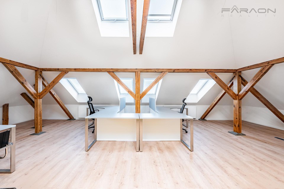 Pronájem kancelářských prostor (86,5m2) s kuchyní, parkování, sklep - Mladá Boleslav