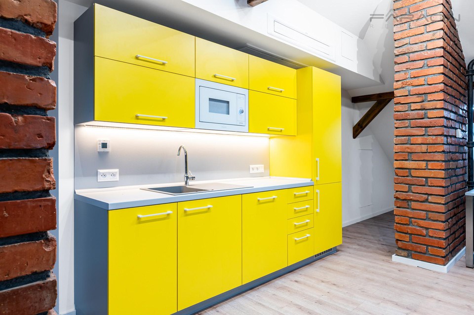 Pronájem kancelářských prostor (86,5m2) s kuchyní, parkování, sklep - Mladá Boleslav