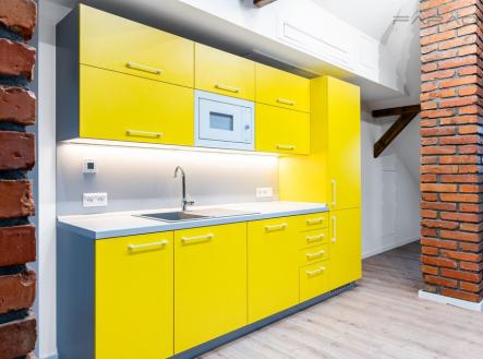 Pronájem - kanceláře, 86 m²