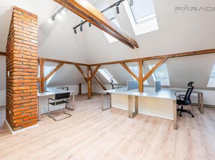 Pronájem - kanceláře, 86 m²