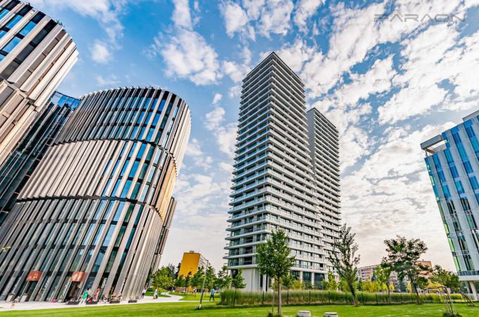 Prodej kompletně vybaveného bytu 3+kk (137m2 ) - V Tower, 2 parkovací místa, sklep, Praha 4