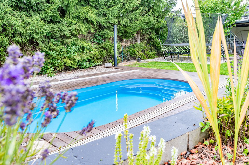 Prodej rodinné vily (346 m2) s bazénem, (pozemek 1180 m2), Na Vyhlídce, Praha západ - Mníšek pod Brd