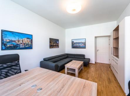 Pronájem - kanceláře, 53 m²