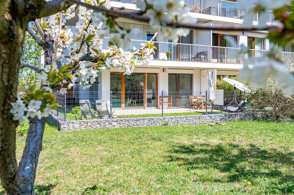 REZERVACE - Byt 2+kk, 49 m2, předzahrádka 62,5 m2, sklep, parking, Naskové, Praha 5-Košíře