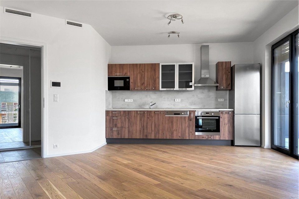 Byt 2+kk k pronájmu, 79 m2, terasa, sklep, parking, Ramonova, Praha 10-Strašnice