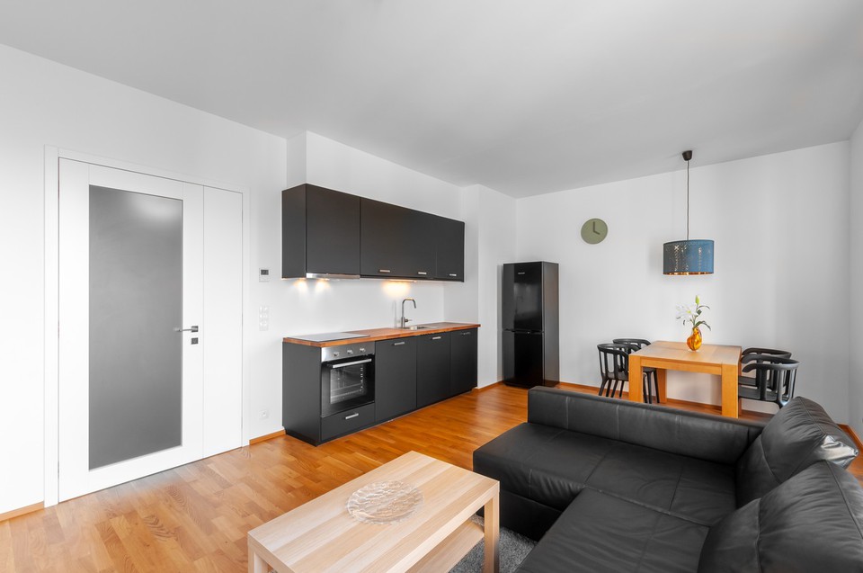Pronájem zařízeného bytu 2+kk, 51 m2, balkon, Praha 7-Holešovice, Sanderova ul.