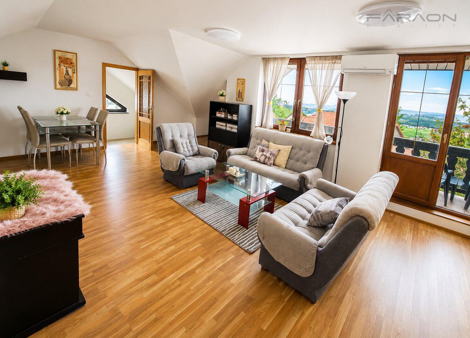 Pronájem podkrovního bytu 3+1 (115m²) LODŽIE, v klidné oblasti Praha Radotín