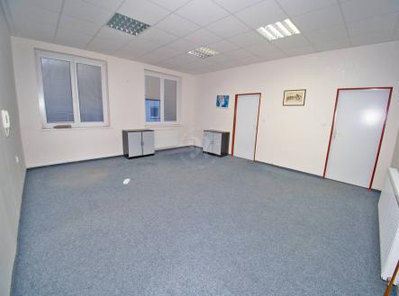Pronájem - kanceláře, 250 m²