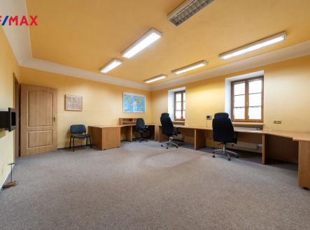 Prodej - kanceláře, 200 m² obrázek