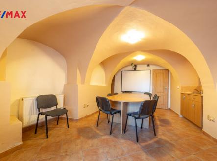 b80a2527.jpg | Pronájem - kanceláře, 200 m²