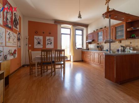 b80a4453.jpg | Prodej - nájemní dům, 300 m²