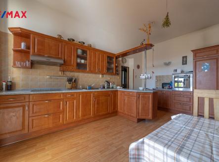b80a4457.jpg | Prodej - nájemní dům, 300 m²