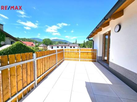 vyhled-z-terasy-bytu-b5.jpg | Prodej bytu, 3+kk, 84 m²